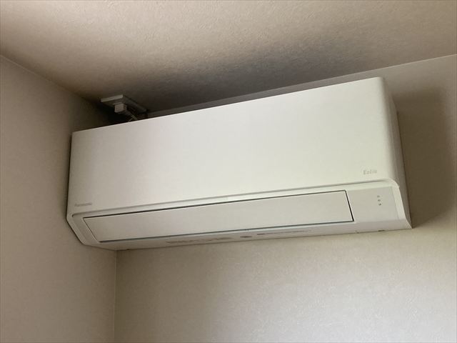 家庭用エアコン+アンテナ設置工事