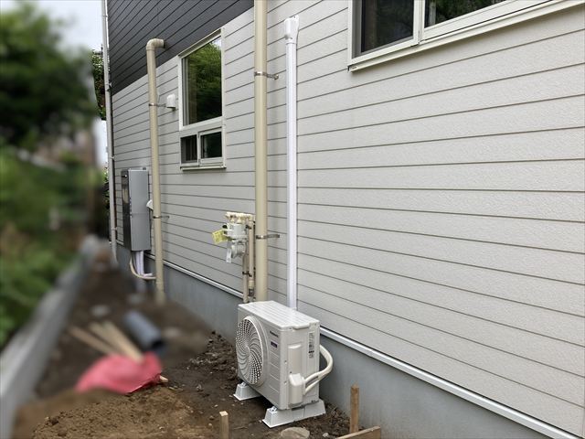 家庭用エアコン+アンテナ設置工事