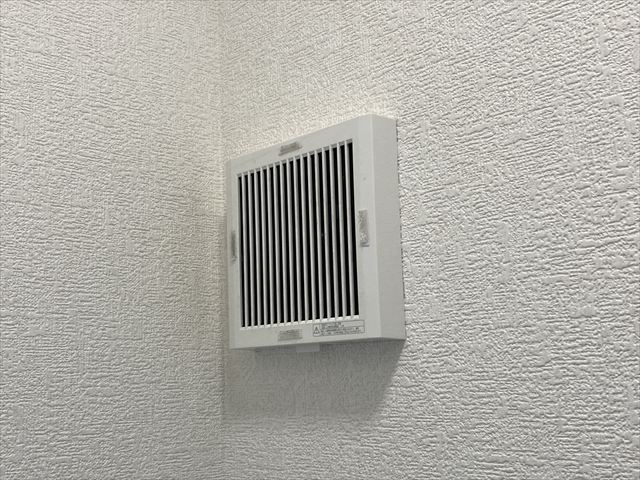 家庭用換気扇交換+コンセント増設工事