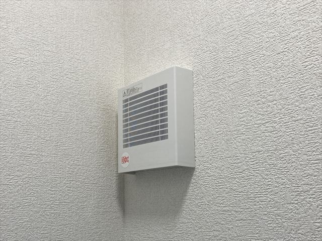 家庭用換気扇交換+コンセント増設工事