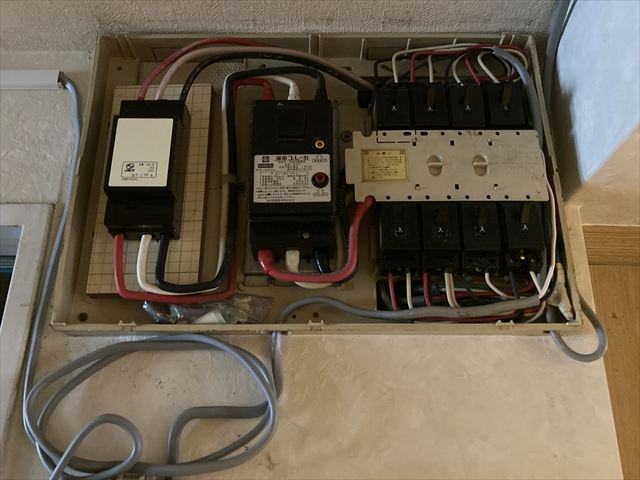 千葉県流山市 家庭用分電盤交換、ドアホン交換工事