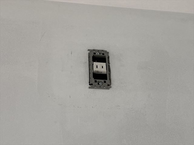 茨城県取手市 家庭用ダクトレール、コンセント増設、分電盤交換工事