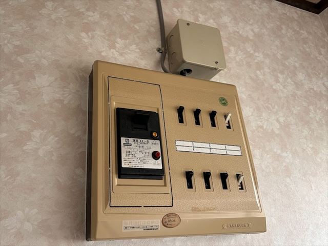 千葉県我孫子市 家庭用分電盤交換・IH用コンセント設置工事