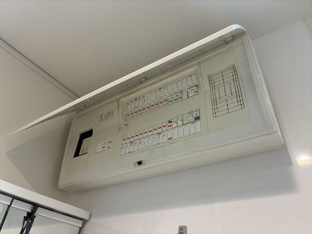 千葉県流山市 家庭用EVコンセント(電気自動車充電コンセント)設置、ドアホン交換工事