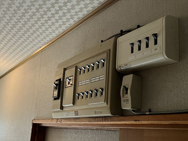 茨城県牛久市 家庭用EVコンセント(電気自動車充電コンセント)設置、分電盤交換工事